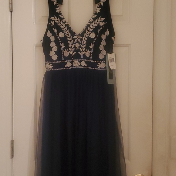 Navy embroidered dress - Picture 5 of 9